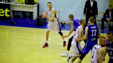Українці за кордоном: Корнієнко 21 - basket.com.ua