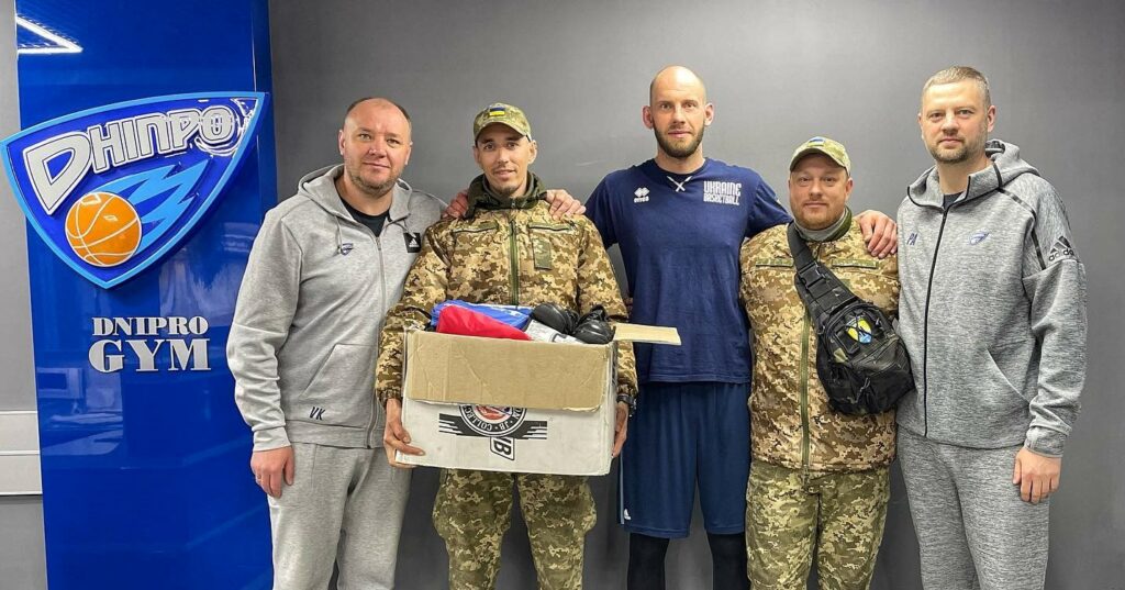 "Дніпро" передав чергову допомогу військовослужбовцям ЗСУ 1 - basket.com.ua
