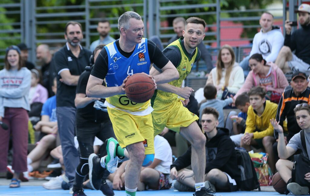 У Львові відбувся благодійний турнір з баскетболу 3х3 на підтримку ЗСУ 6 - basket.com.ua У Львові відбувся благодійний турнір з баскетболу 3х3 на підтримку ЗСУ 5 - basket.com.ua