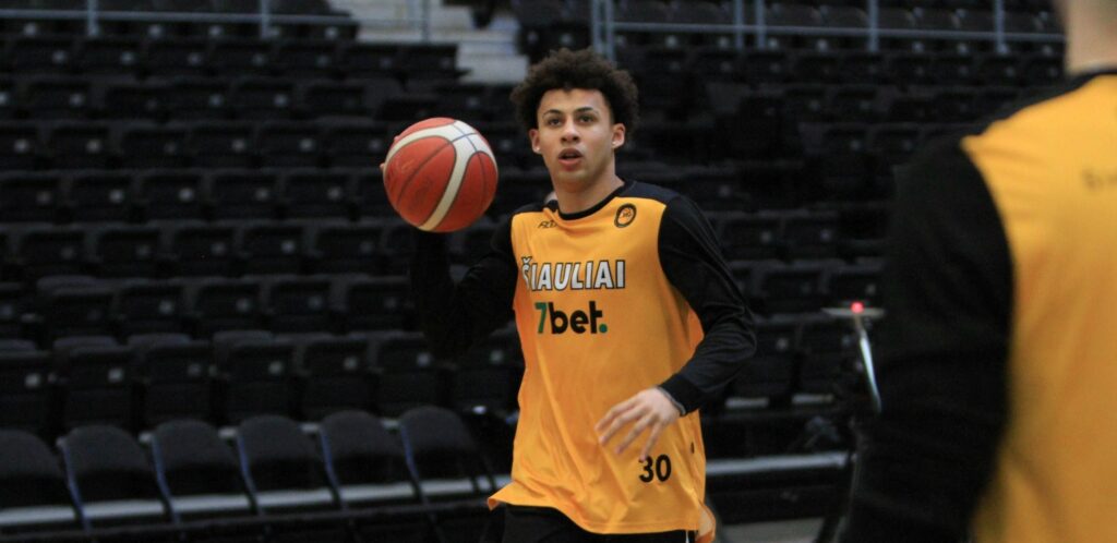 Українці за кордоном: Санон 1 - basket.com.ua