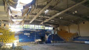 <strong>Зруйнована арена СК «Азовмаш» в Маріуполі: нові фото</strong> 39 - basket.com.ua