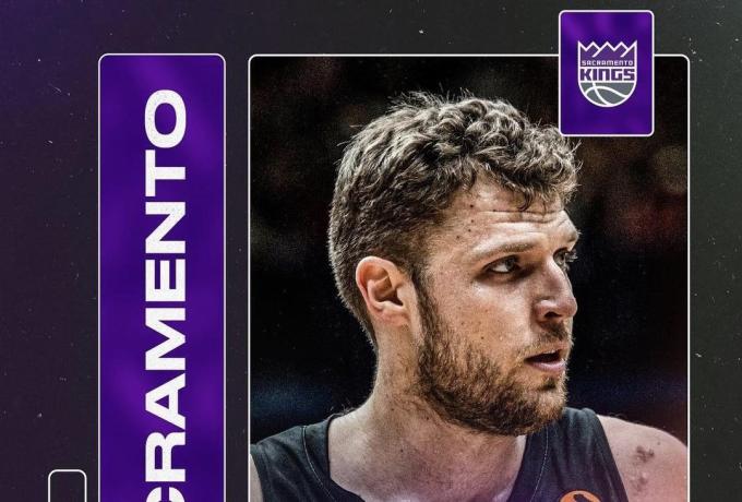 Саша Везенков офіційно став гравцем "Сакраменто" 2 - basket.com.ua Саша Везенков офіційно став гравцем "Сакраменто" 1 - basket.com.ua