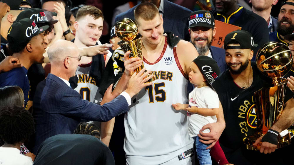 Нікола Йокіч загубив нагороду MVP фіналу 2 - basket.com.ua Нікола Йокіч загубив нагороду MVP фіналу 1 - basket.com.ua