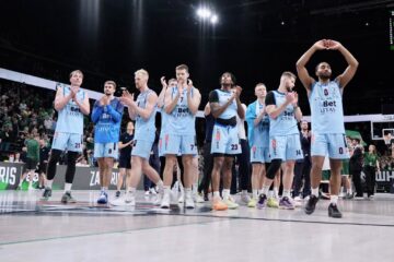 Українці за кордоном: Близнюк, Зотов 53