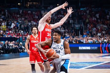 “Я куплю йому найкращий Rolex у світі!”: неочікуваний герой збірної Туреччини отримає солідний подарунок за успішну гру проти Янніса 47