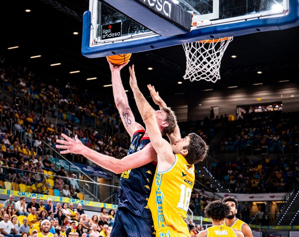 Чемпіонат Іспанії, 5-й тур: Пустовий набрав 8 очок, "Унікаха" розгромила "Жирону" 1