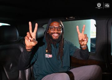 Чемпіон світу у складі збірної США дебютував за "Панатінаїкос" дабл-даблом. Реакція гравця та Атамана 37