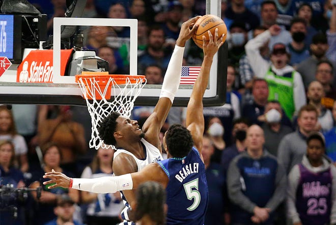 НБА оголосила захисні п'ятірки сезону 2 - basket.com.ua НБА оголосила захисні п'ятірки сезону 1 - basket.com.ua