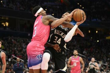 Янніс спеціально промахнувся наприкінці з "Візардс", щоб взяти підбір і оформити трипл-дабл 49 - basket.com.ua