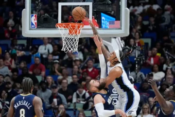 Данки Банкеро та Порзінгіса, блок Янніса — в топ-10 моментів дня в НБА 29 - basket.com.ua