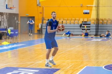 Ростислав Новицький: "В США підтримував форму, тренувався індивідуально, вдалося пограти з Донованом Мітчеллом" 45