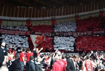 "Олімпіакос" і ще один клуб Євроліги отримав штраф за поведінку фанатів 11