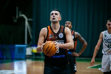 Центровий “Черкаських Мавп” — MVP листопада в Суперлізі 57