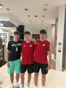 Баскетбольна родина українців Іллічових: Артур став найкращим скорером і виграв NPH SLO Canada U-14 8 - basket.com.ua Баскетбольна родина українців Іллічових: Артур став найкращим скорером і виграв NPH SLO Canada U-14 7 - basket.com.ua