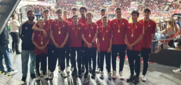 "Баварію U-14" українців Сербенова та Попова привітали з чемпіонством під час фіналу Бундесліги 55 - basket.com.ua