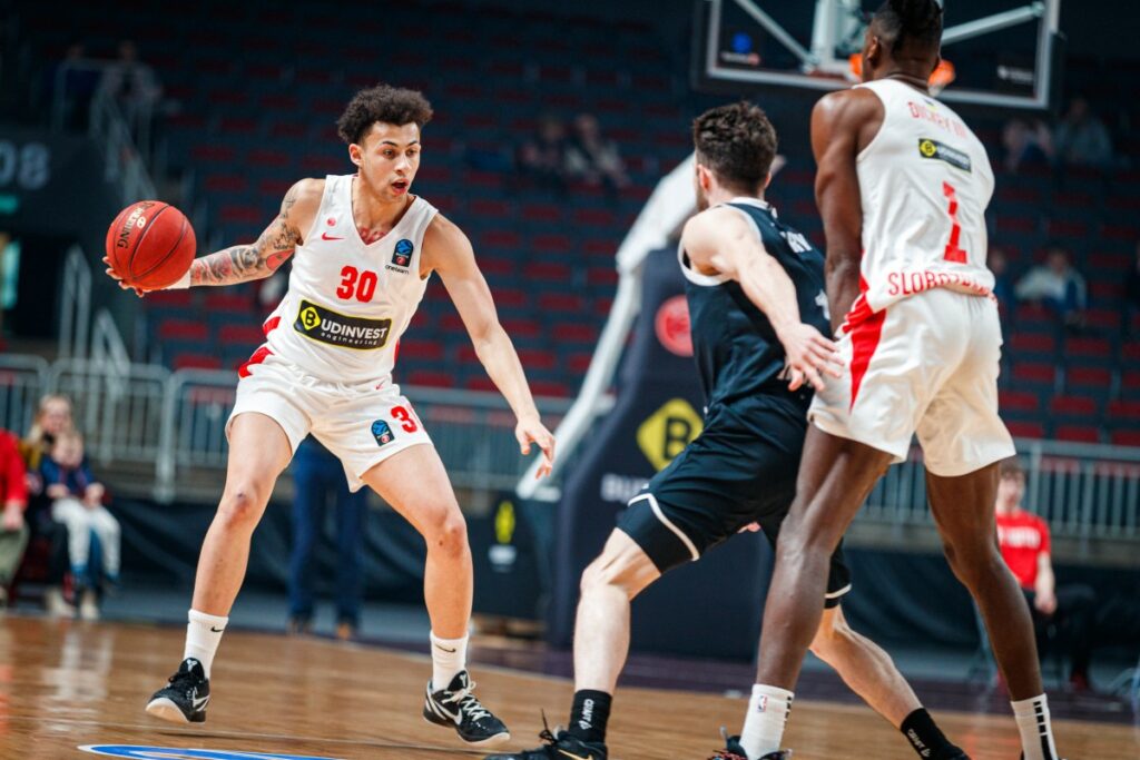 Іссуф Санон залишиться в "Прометеї" 2 - basket.com.ua Іссуф Санон залишиться в "Прометеї" 1 - basket.com.ua