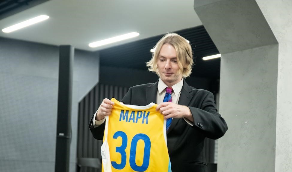 Амбасадор ФБУ Марк Куцевалов зібрав 9.7 млн гривень на машини для розмінування деокупованих територій 2 - basket.com.ua Амбасадор ФБУ Марк Куцевалов зібрав 9.7 млн гривень на машини для розмінування деокупованих територій 1 - basket.com.ua