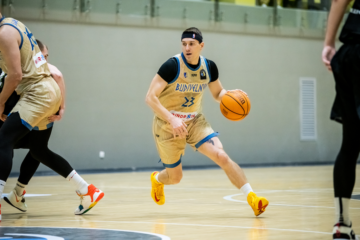 "Будівельник" підписав новий контракт з Павлом Буренком 49