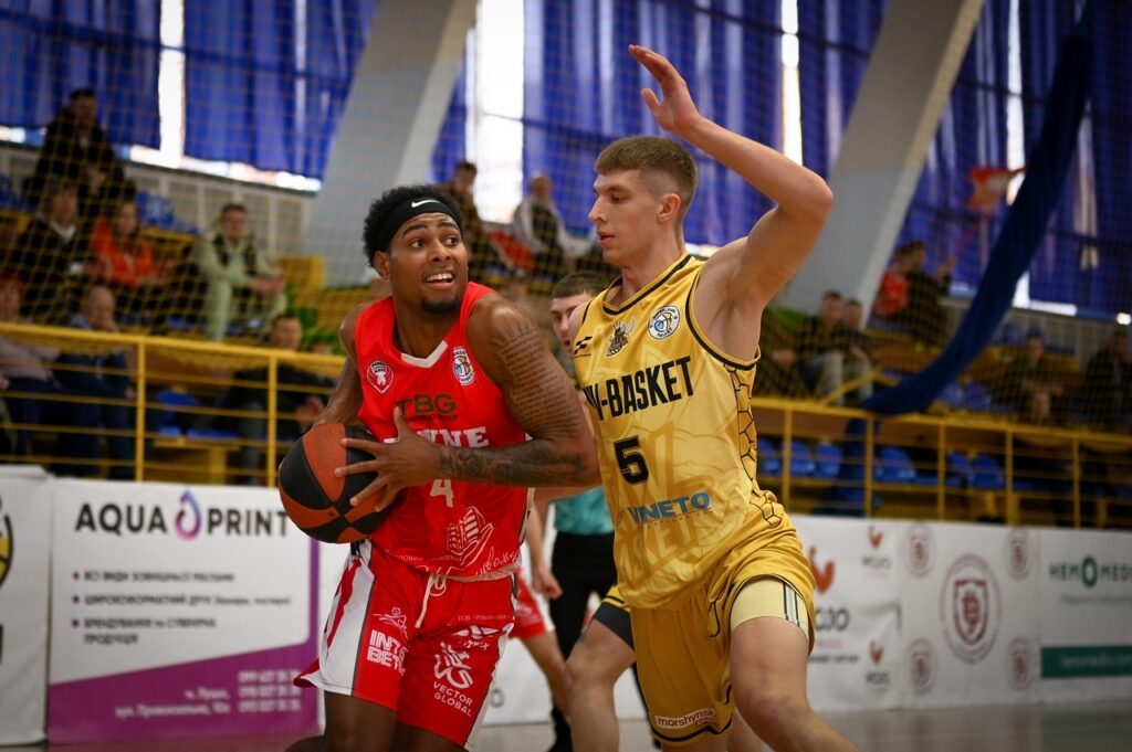 Один з кращих данків сезону — в топ-10 моментів тижня Суперліги Favbet 1