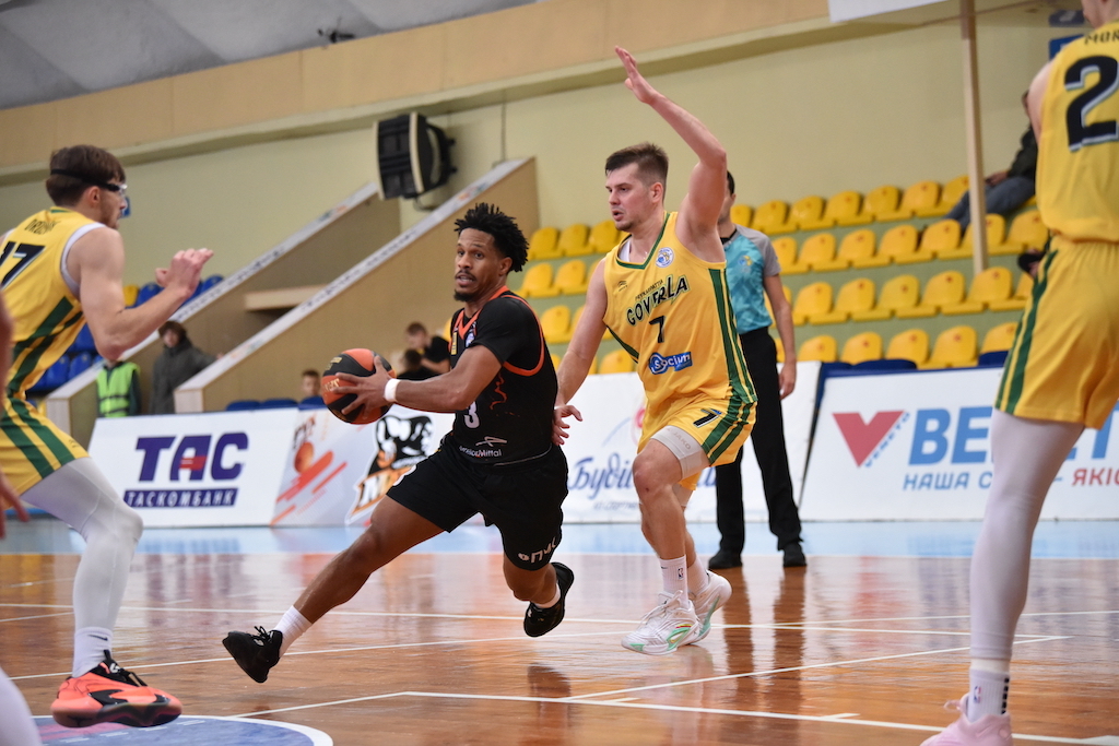 Переможне влучання Логвінса — в топ-10 моментів тижня Суперліги 1