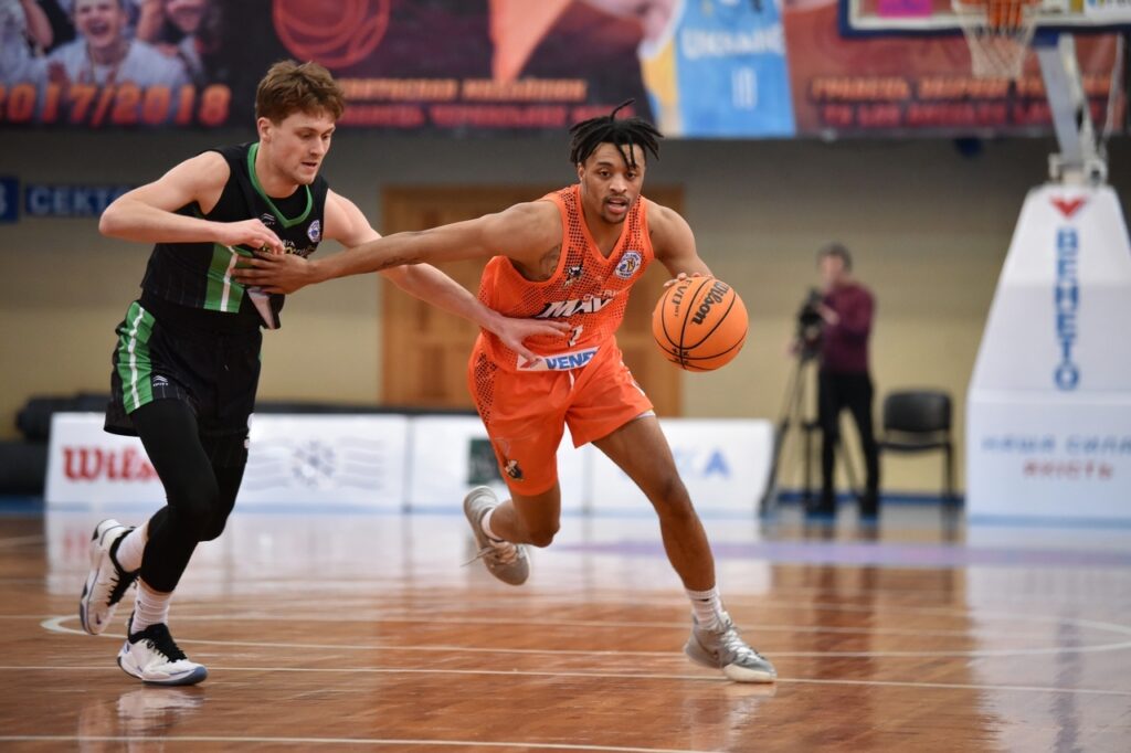 Суперліга. “Прикарпаття-Говерла” — “Черкаські Мавпи” 68:74 1 - basket.com.ua