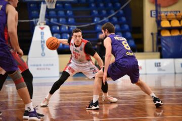 Плей-оф Суперліги. “Рівне”— “Старий Луцьк” 92:68 33 - basket.com.ua