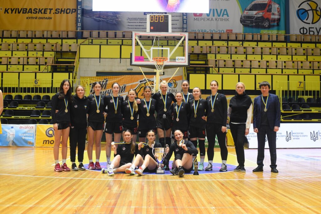 "Франківськ-Прикарпаття" захистив титул чемпіона жіночої Суперліги. Відео 2 - basket.com.ua "Франківськ-Прикарпаття" захистив титул чемпіона жіночої Суперліги. Відео 1 - basket.com.ua