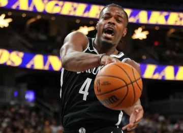 Важкий прохід Денніса Сміта — в топ-10 моментів дня в НБА 23 - basket.com.ua