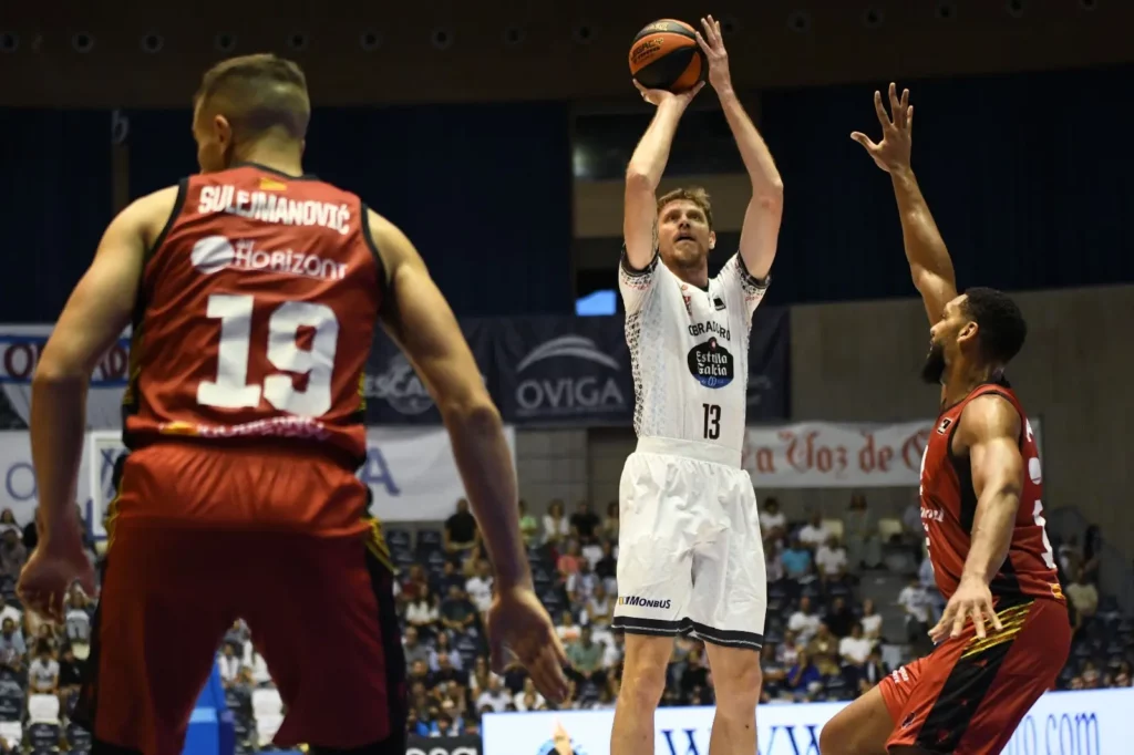 Українці за кордоном: Пустовий набрав 16 очок в Іспанії, вдалі матчі Зотова та Ковальова 1