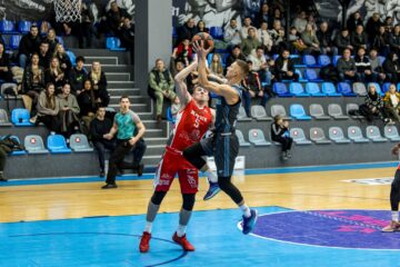 Михайло Горобченко: "Невеликий тиск існує, бо гратимемо в Дніпрі перед своїми вболівальниками" 33