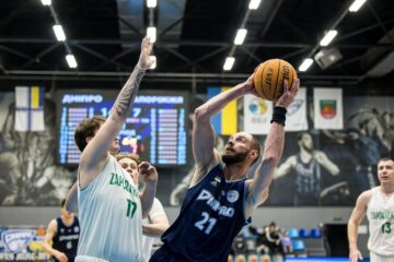 "Дніпро" в домашньому контрольному матчі переміг "Запоріжжя" 37