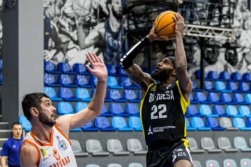 Суперліга. “БІПА” — “Кривбас” 89:81 77