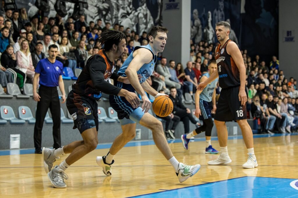 Плей-оф Суперліги. “Дніпро” — “Черкаські Мавпи” 78:73 1 - basket.com.ua