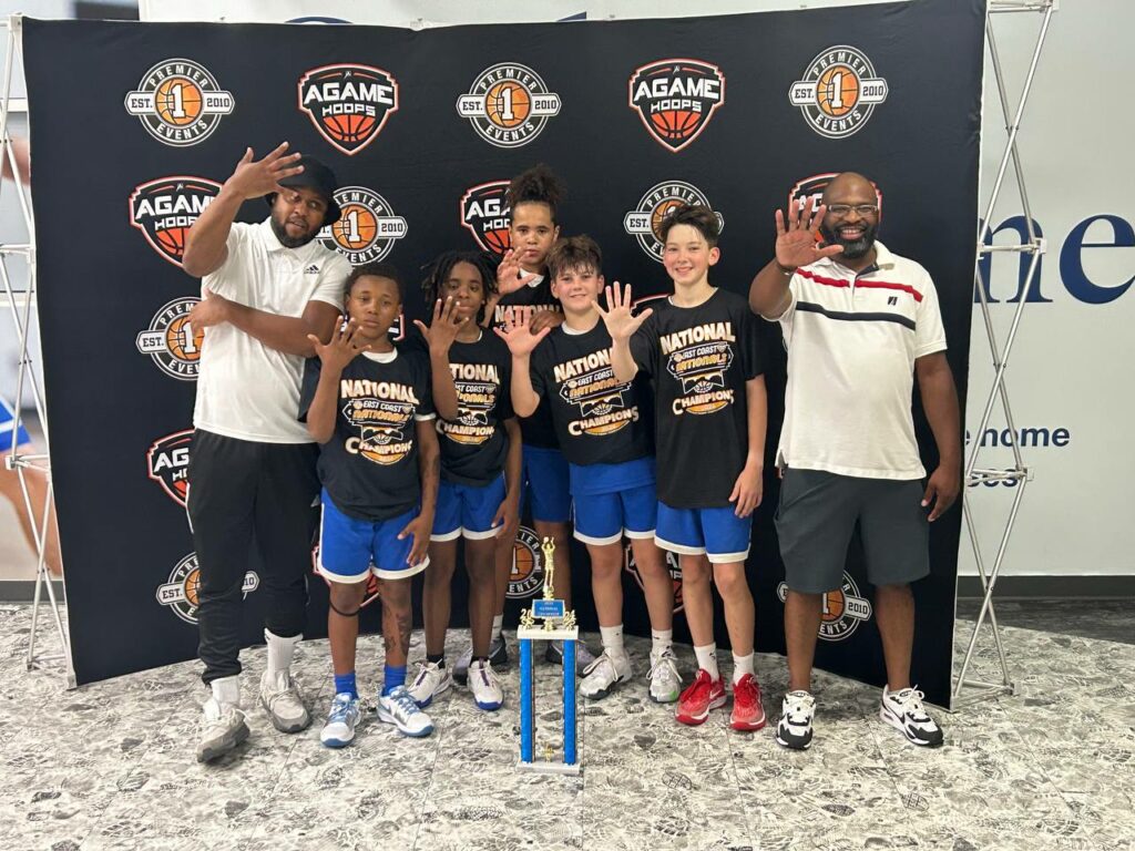 Український баскетболіст у четвертому поколінні Ярослав Вєлєшин вийшов до Всеамериканського фіналу турніру Spooky Nook 2 - basket.com.ua Український баскетболіст у четвертому поколінні Ярослав Вєлєшин вийшов до Всеамериканського фіналу турніру Spooky Nook 1 - basket.com.ua