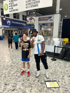 Український баскетболіст у четвертому поколінні Ярослав Вєлєшин вийшов до Всеамериканського фіналу турніру Spooky Nook 4 - basket.com.ua Український баскетболіст у четвертому поколінні Ярослав Вєлєшин вийшов до Всеамериканського фіналу турніру Spooky Nook 3 - basket.com.ua