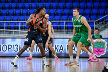 "Кривбас" підписав контракт з українським центровим 85