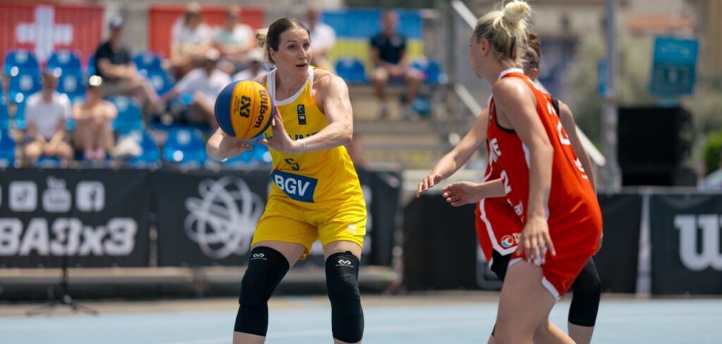 Баскетбол 3х3: чоловіча збірна України в чвертьфіналі відбору на ЧЄ, жінки виграли один матч з двох 1