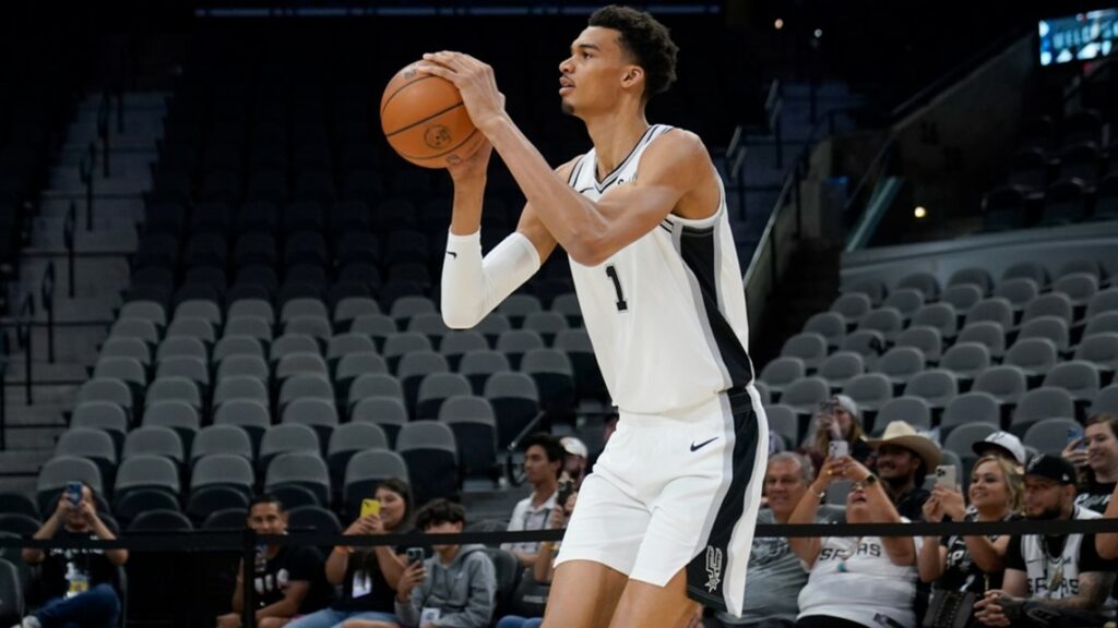 “Сан-Антоніо” оголосив офіційний зріст Віктора Вембаньями 2 - basket.com.ua “Сан-Антоніо” оголосив офіційний зріст Віктора Вембаньями 1 - basket.com.ua