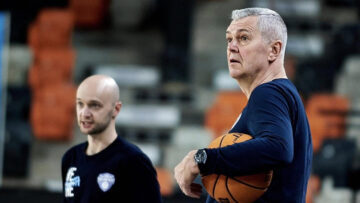 Айнарс Багатскіс полишив румунський “Волунтарі” 37