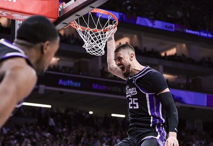 Олексій Лень набрав 2 очки у грі з "Нікс". "Сакраменто" провалив другу половину 1 - basket.com.ua