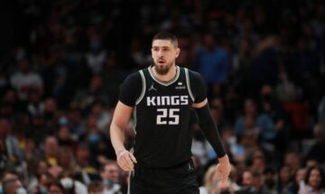 Олексій Лень набрав 6 очок і поставив 2 блок-шоти в грі проти "Сперс" 49 - basket.com.ua