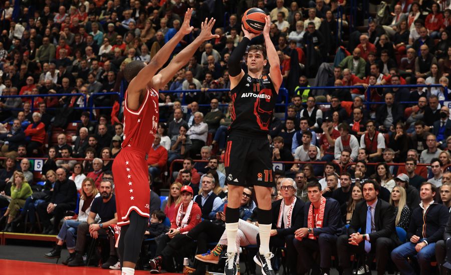 Зірки "Інтера" відвідали матч Євроліги 2 - basket.com.ua Зірки "Інтера" відвідали матч Євроліги 1 - basket.com.ua
