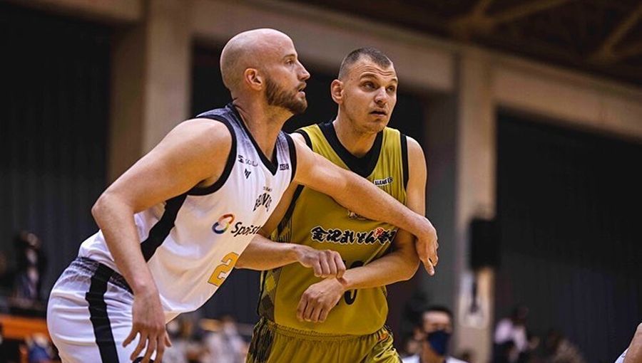 Українці за кордоном: Бояркін, Антіпов, Тітов, Бачурін, Яйло, Семерич, Шеліст, Поносов, Шорсткий 1