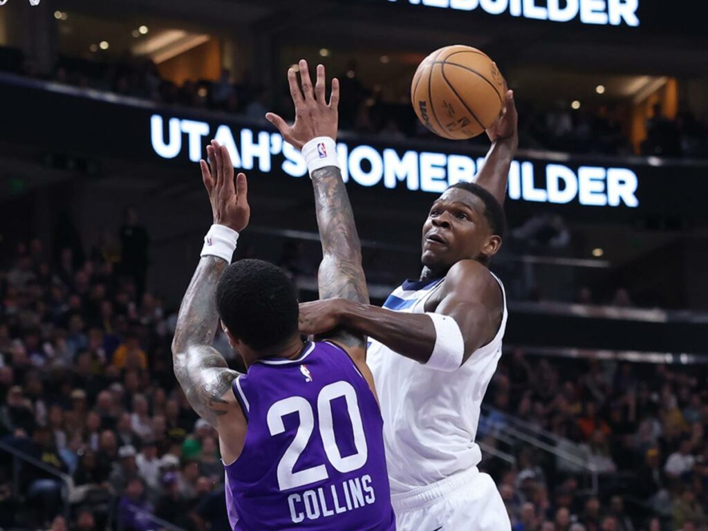 Ентоні Едвардс забив шалений данк через суперника, який після цього не зміг продовжити гру 1 - basket.com.ua