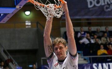 Артем Пустовий обійшов колишнього гравця збірної Іспанії та став рекордсменом "Обрадойро" 49 - basket.com.ua