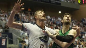 Іменитий іспанський клуб збирається посилити ростер Артемом Пустовим 47