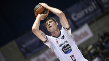 Артем Пустовий піднявся на третє місце за кидками з лінії штрафних в історії "Обрадойро" 35 - basket.com.ua