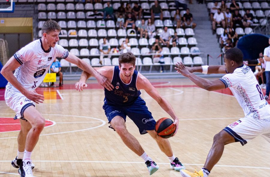 Артем Пустовий набрав 8 очок у грі проти команди Євроліги 2 - basket.com.ua Артем Пустовий набрав 8 очок у грі проти команди Євроліги 1 - basket.com.ua