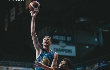 Українці за кордоном: Пустовий оформив солідний дабл-дабл 45