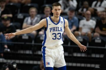 "Сакраменто" виміняв з "Кліпперс" конкурента для Олексія Леня 31